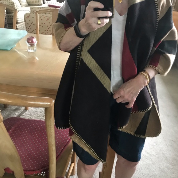 Wool Reversible Wrap - Picture 2 of 5